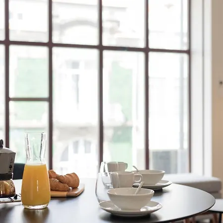 Contemporary Flat Near Sao Bento By Lovelystay Daire *