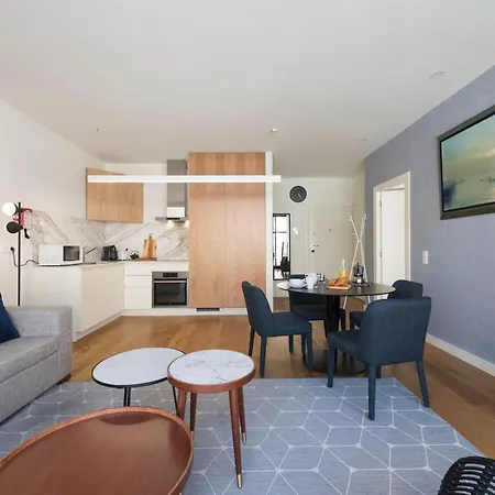 Daire Contemporary Flat Near Sao Bento By Lovelystay