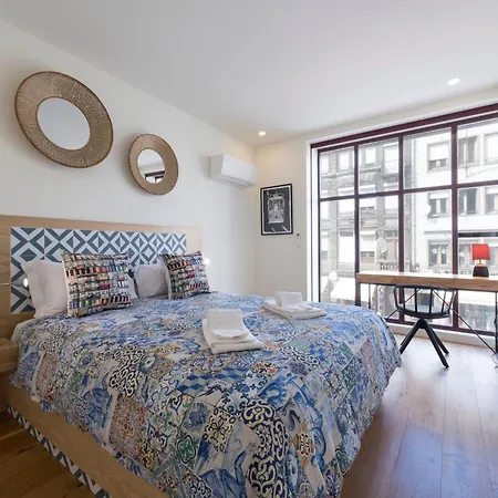 Contemporary Flat Near Sao Bento By Lovelystay * Porto