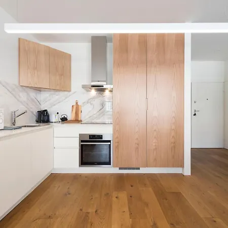 Contemporary Flat Near Sao Bento By Lovelystay *