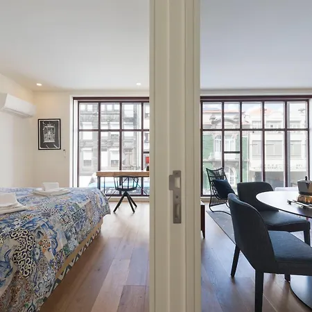 Contemporary Flat Near Sao Bento By Lovelystay * Porto